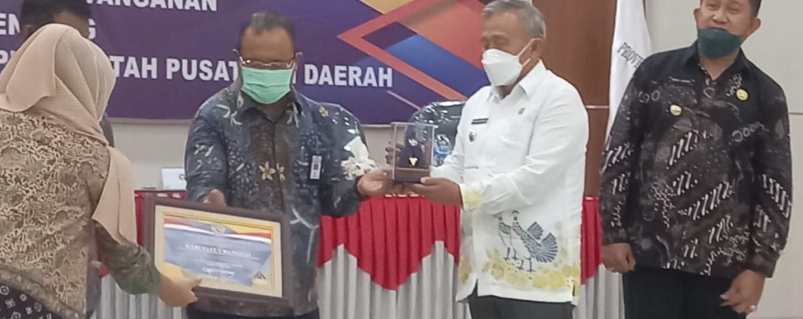 Wakil Bupati Banggai Hadiri Penyerahan Piagam Penghargaan WTP di Kota Palu