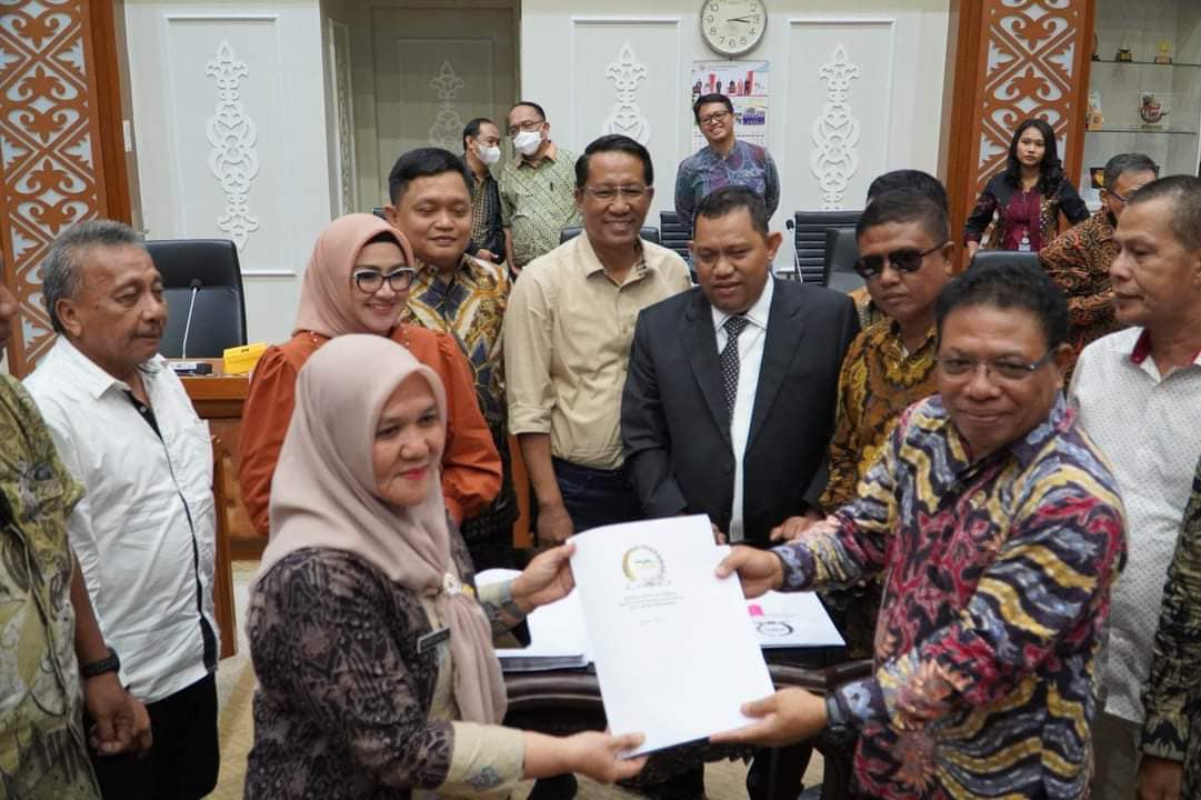 Mewakili Bupati Banggai, Asisten I Hadiri Penyerahan Naskah Akademik (NA) Pembentukan Calon Persiapan Kabupaten Tompotika di Jakarta Pusat