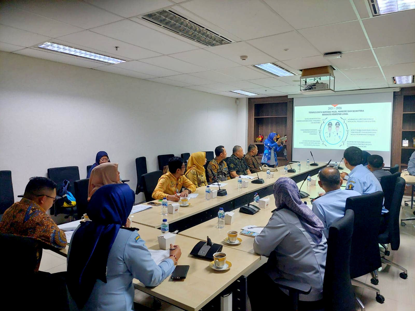 Guna Meningkatkan Layanan Administrasi Hukum Umum (AHU) Untuk Masyarakat Kabupaten Banggai, Bupati Amirudin Berikan Pemaparan pada Kementerian Hukum dan HAM RI di Jakarta