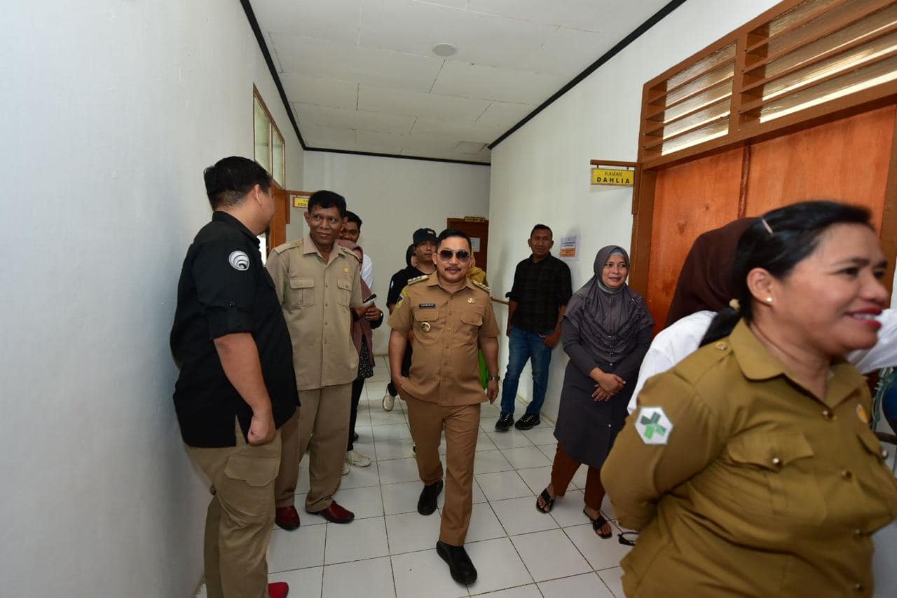 Bupati Amirudin Lakukan Sidak Dalam Rangka Meninjau Pelayanan Kesehatan & Kinerja Pegawai di Puskesmas Bunta