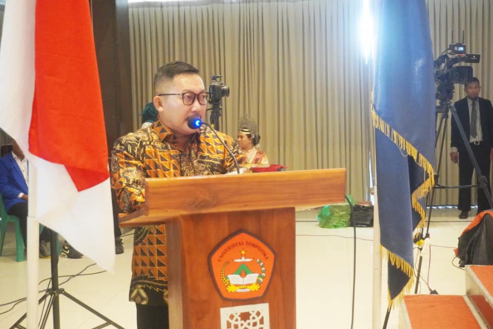 Bupati Amirudin Hadiri Wisuda Sarjana Angkatan Ke-XXX Tahun 2023 Universitas Tompotika Luwuk