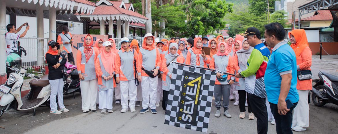 Sekda Abdullah Pimpin Aksi Jalan Santai dan Pasar Murah dalam Perayaan HUT DWP ke-24